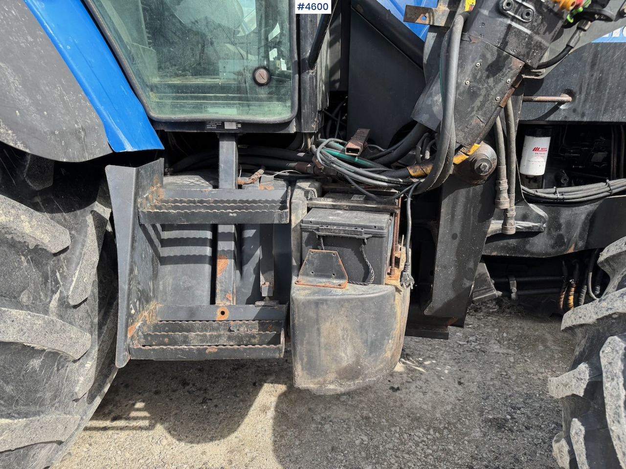 2005 New Holland TM190 w/front loader - Traktor: obrázok 2 2005 New Holland TM190 w/front loader - Traktor: obrázok 2
