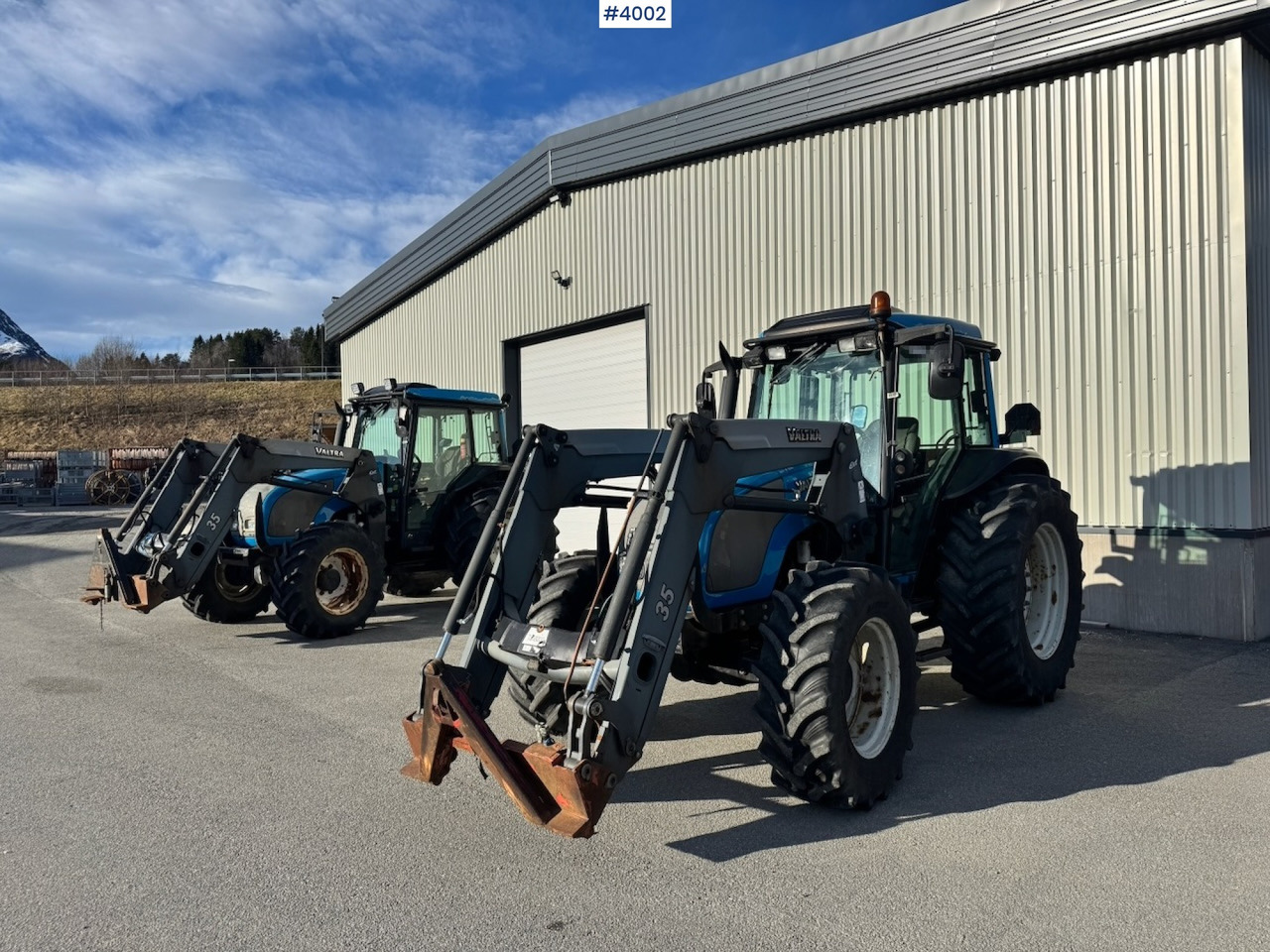 2006 Valtra A95-4 4x4 w/ Front loader. 2700 hours! - Traktor: obrázok 3 2006 Valtra A95-4 4x4 w/ Front loader. 2700 hours! - Traktor: obrázok 3