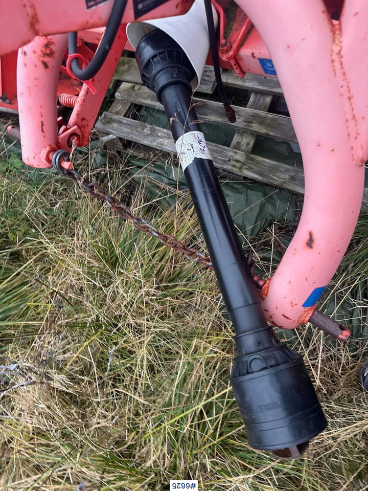 2008 Kuhn GMD 44 select Disc mower - Stroje na zber krmovín: obrázok 4 2008 Kuhn GMD 44 select Disc mower - Stroje na zber krmovín: obrázok 4