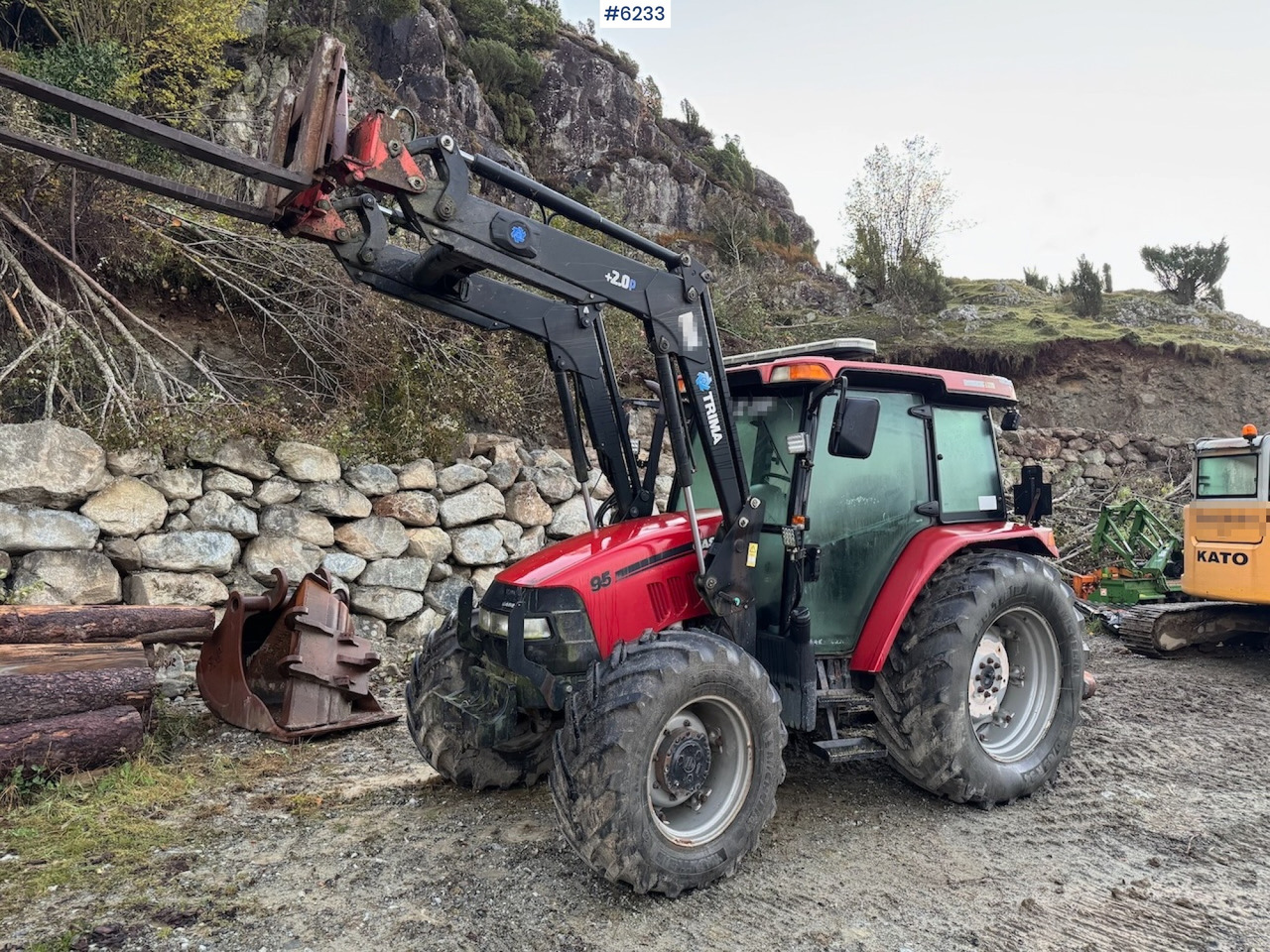 2010 Case IH JXU 95 w/ front loader. - Traktor: obrázok 1 2010 Case IH JXU 95 w/ front loader. - Traktor: obrázok 1