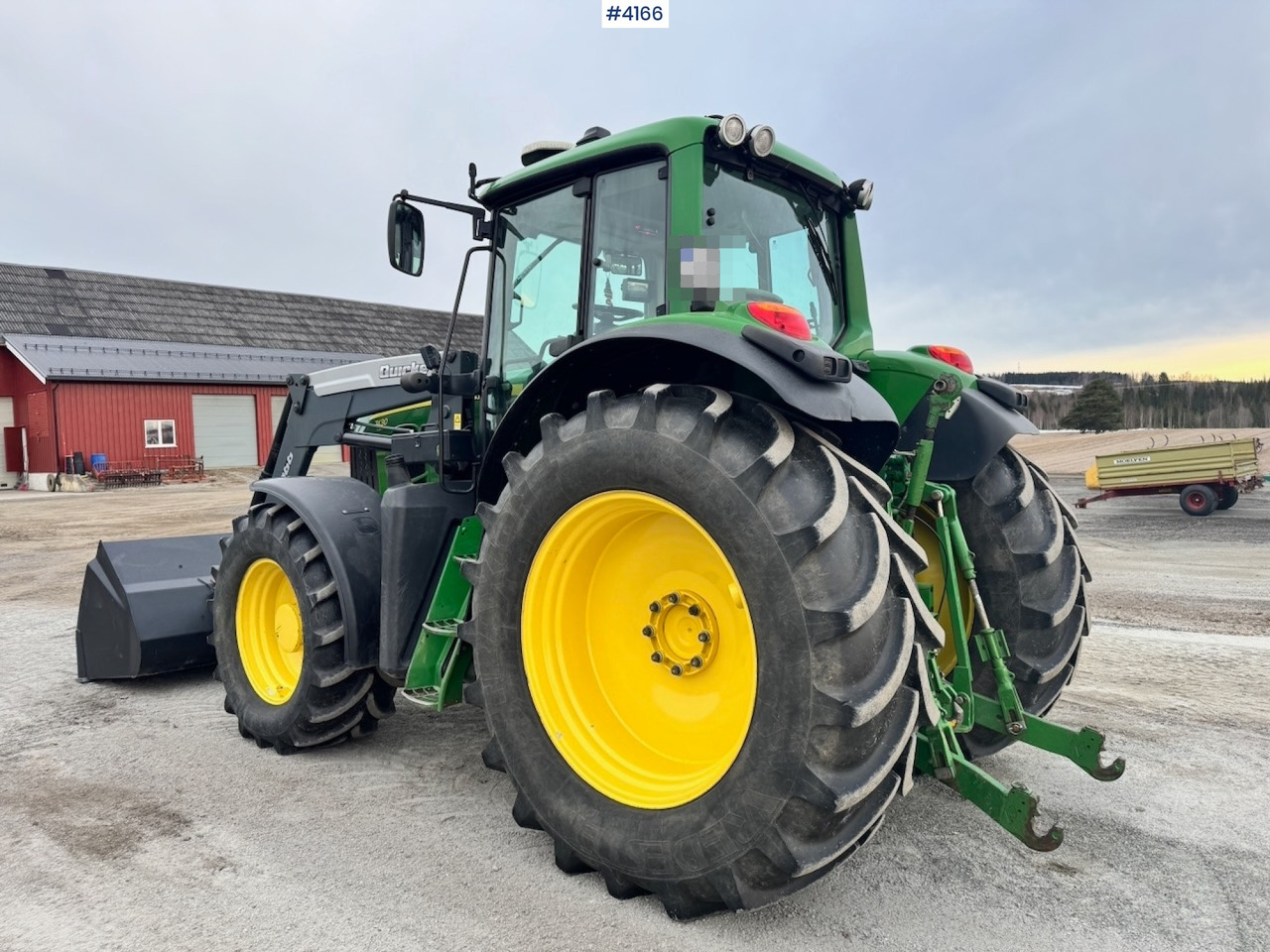 2010 John Deere 7430 w/ Front loader and GPS. 3760 hours! - Traktor: obrázok 3 2010 John Deere 7430 w/ Front loader and GPS. 3760 hours! - Traktor: obrázok 3