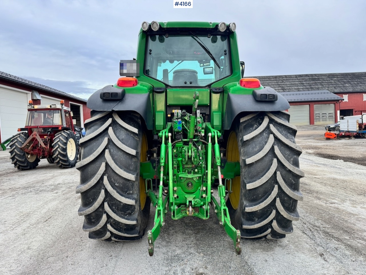 2010 John Deere 7430 w/ Front loader and GPS. 3760 hours! - Traktor: obrázok 4 2010 John Deere 7430 w/ Front loader and GPS. 3760 hours! - Traktor: obrázok 4