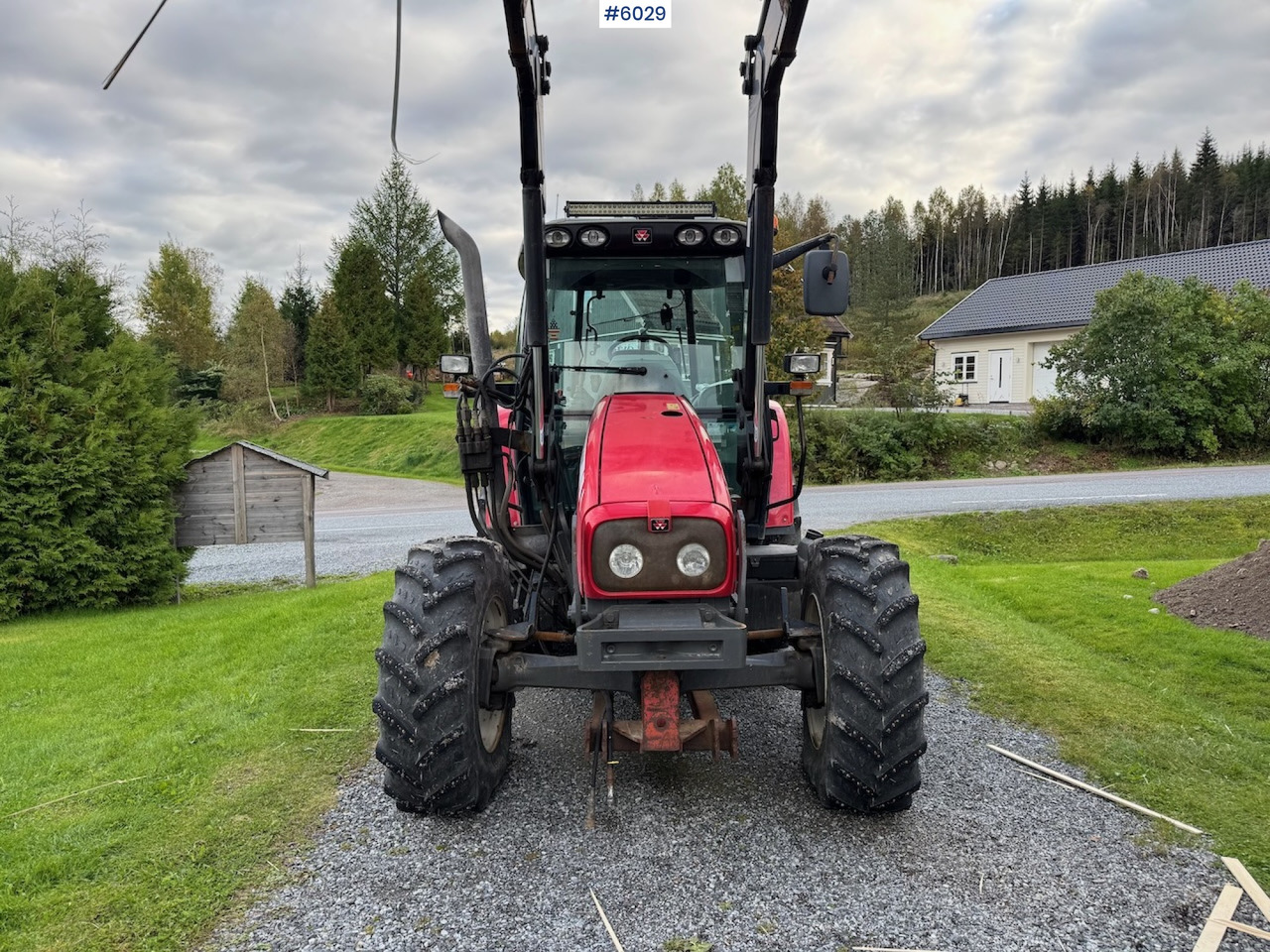 2010 Massey Ferguson 5445 with Front Loader - Traktor: obrázok 4 2010 Massey Ferguson 5445 with Front Loader - Traktor: obrázok 4