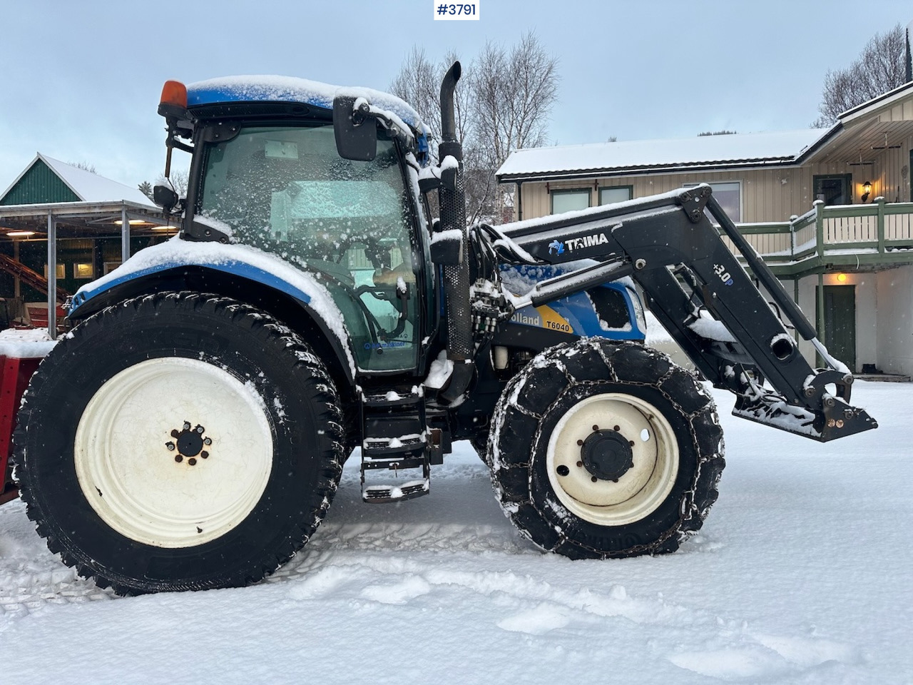2010 New Holland T6040 4x4 plow rigged tractor w/ Trima +3.0p front loader, brand new chains, snow bucket and Westbjørn snow blower. WATCH VIDEO. - Traktor: obrázok 3 2010 New Holland T6040 4x4 plow rigged tractor w/ Trima +3.0p front loader, brand new chains, snow bucket and Westbjørn snow blower. WATCH VIDEO. - Traktor: obrázok 3