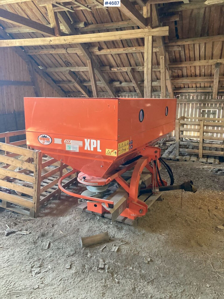 2013 Agrex XP1 1500 Fertilizer Spreader - Rozmetač hnojiva: obrázok 1 2013 Agrex XP1 1500 Fertilizer Spreader - Rozmetač hnojiva: obrázok 1