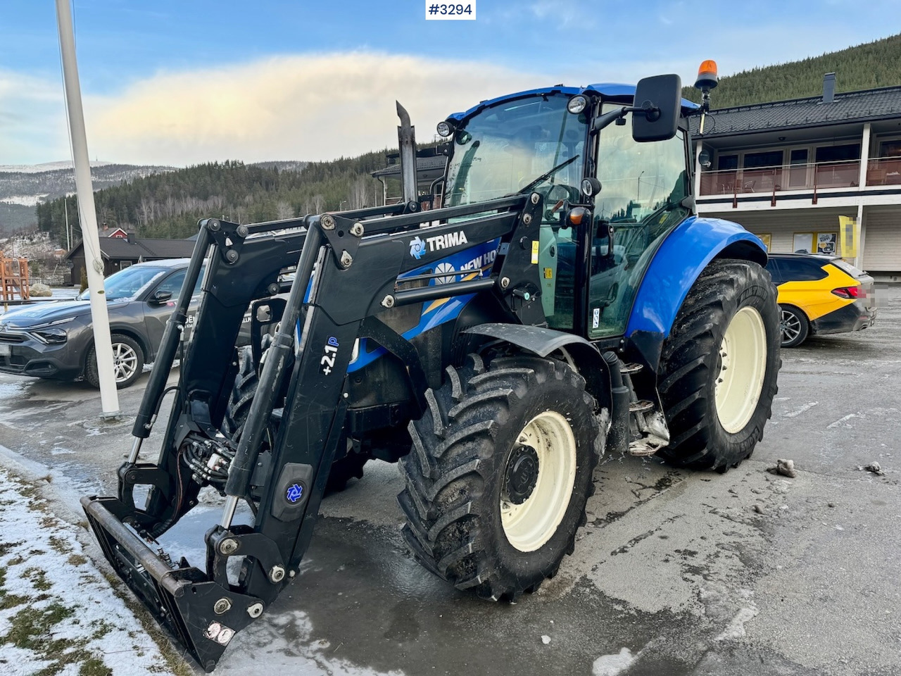 2013 New Holland T5.95 with Trima +2.1P Front Loader. New Engine! - Traktor: obrázok 4 2013 New Holland T5.95 with Trima +2.1P Front Loader. New Engine! - Traktor: obrázok 4