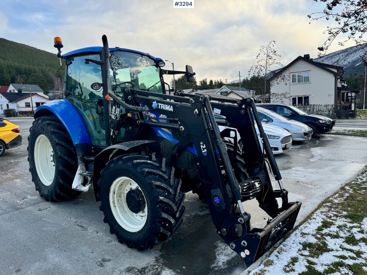 2013 New Holland T5.95 with Trima +2.1P Front Loader. New Engine! - Traktor: obrázok 2 2013 New Holland T5.95 with Trima +2.1P Front Loader. New Engine! - Traktor: obrázok 2