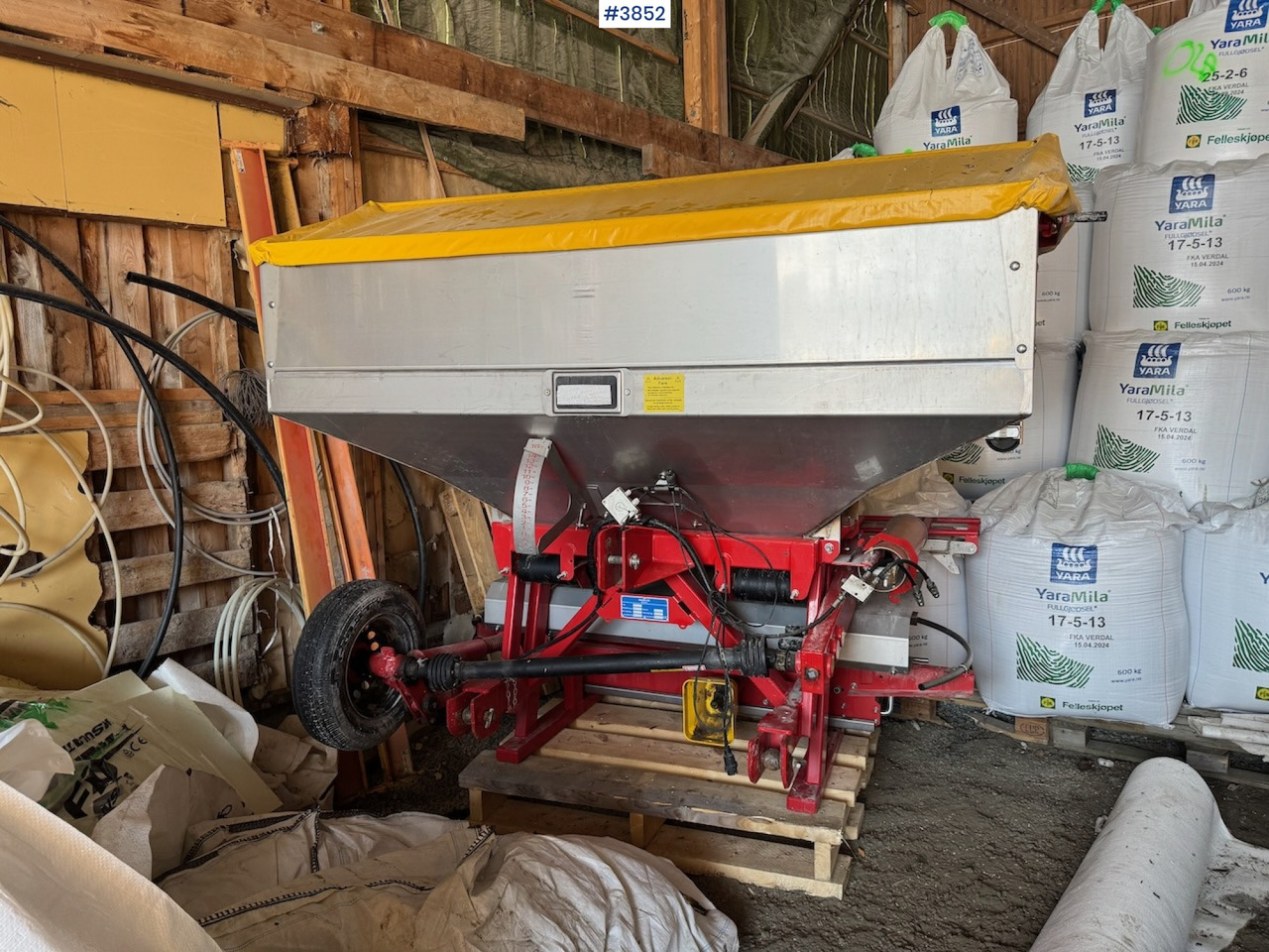 2016 Bredal F2RF fertilizer spreader - Rozmetač hnojiva: obrázok 1 2016 Bredal F2RF fertilizer spreader - Rozmetač hnojiva: obrázok 1