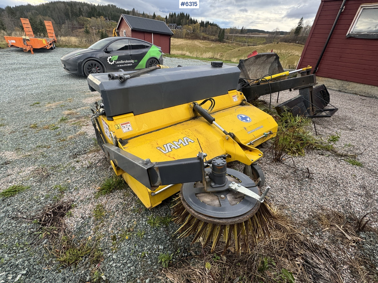 2016 VAMA 2000 Sweeping broom w/ side broom - Zametač: obrázok 4 2016 VAMA 2000 Sweeping broom w/ side broom - Zametač: obrázok 4