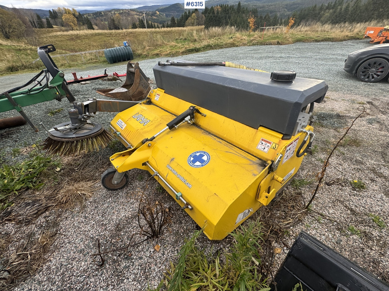 2016 VAMA 2000 Sweeping broom w/ side broom - Zametač: obrázok 2 2016 VAMA 2000 Sweeping broom w/ side broom - Zametač: obrázok 2
