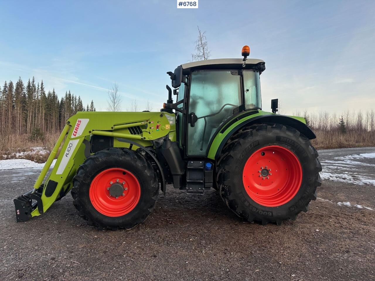 2017 Claas Arion 440 4x4 tractor w/ front loader, GPS setup and good tires. Low hours! - Traktor: obrázok 2 2017 Claas Arion 440 4x4 tractor w/ front loader, GPS setup and good tires. Low hours! - Traktor: obrázok 2