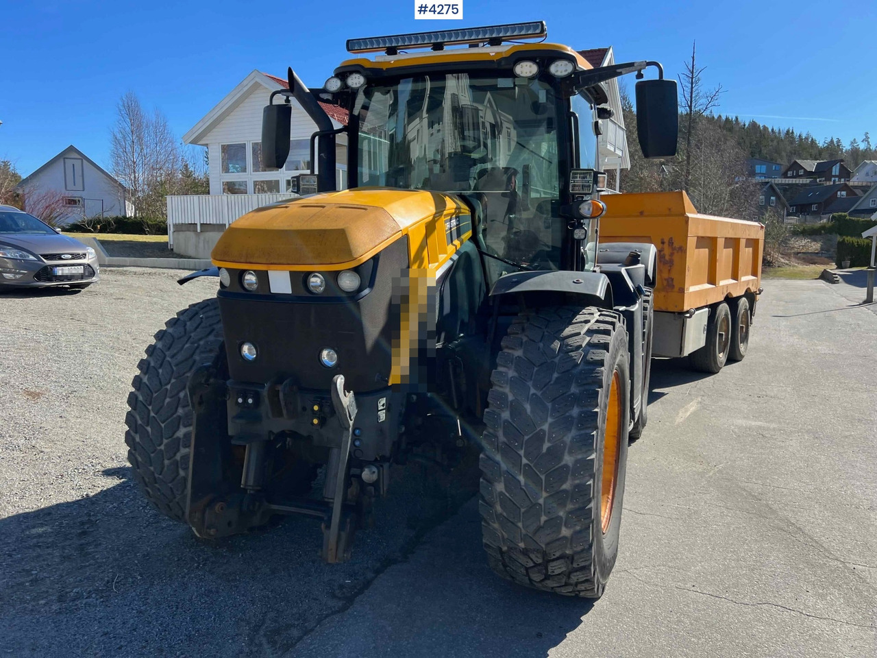 2017 JCB Fastrac 4220 w/front hydraulics and 2 sets of wheels and rims - Traktor: obrázok 3 2017 JCB Fastrac 4220 w/front hydraulics and 2 sets of wheels and rims - Traktor: obrázok 3