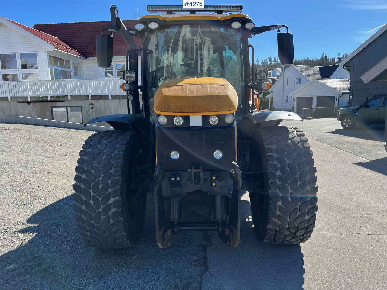 2017 JCB Fastrac 4220 w/front hydraulics and 2 sets of wheels and rims - Traktor: obrázok 5 2017 JCB Fastrac 4220 w/front hydraulics and 2 sets of wheels and rims - Traktor: obrázok 5