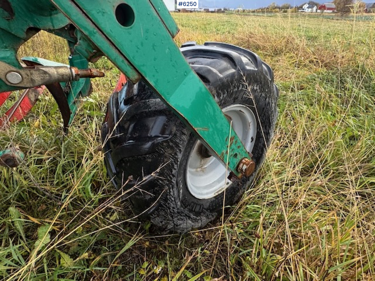 Stroj na obrábanie pôdy 2017 Kverneland EG 5-coil reversible plow w/ new coulters and extra equipment!: obrázok 17