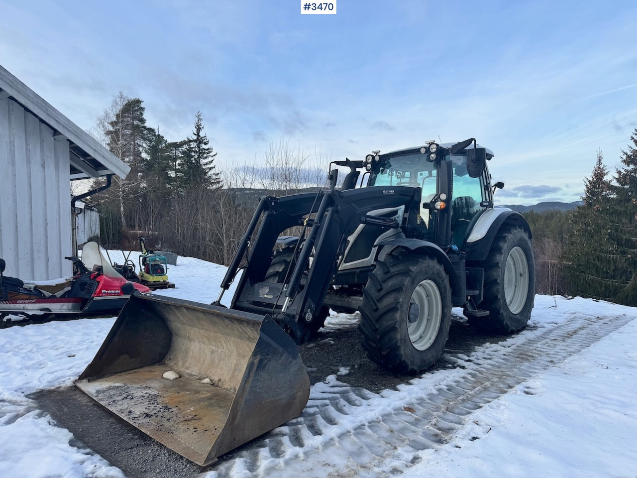 2019 Valtra N134 w/ Front loader and bucket. 900 hours! - Traktor: obrázok 1 2019 Valtra N134 w/ Front loader and bucket. 900 hours! - Traktor: obrázok 1