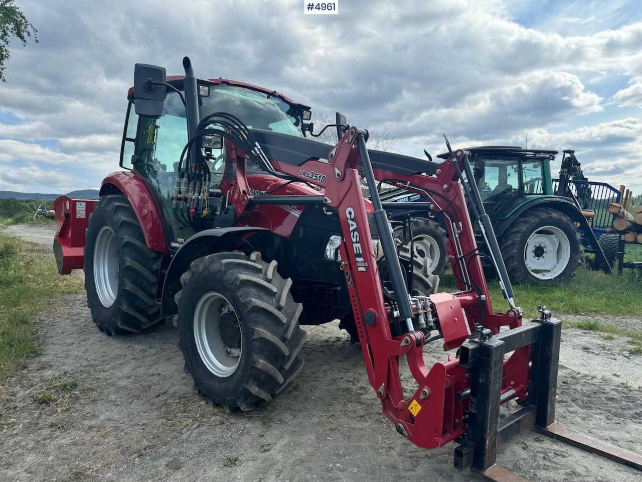 2021 Case IH Famall 75C w/ front loader. 150 Hours! - Traktor: obrázok 1 2021 Case IH Famall 75C w/ front loader. 150 Hours! - Traktor: obrázok 1