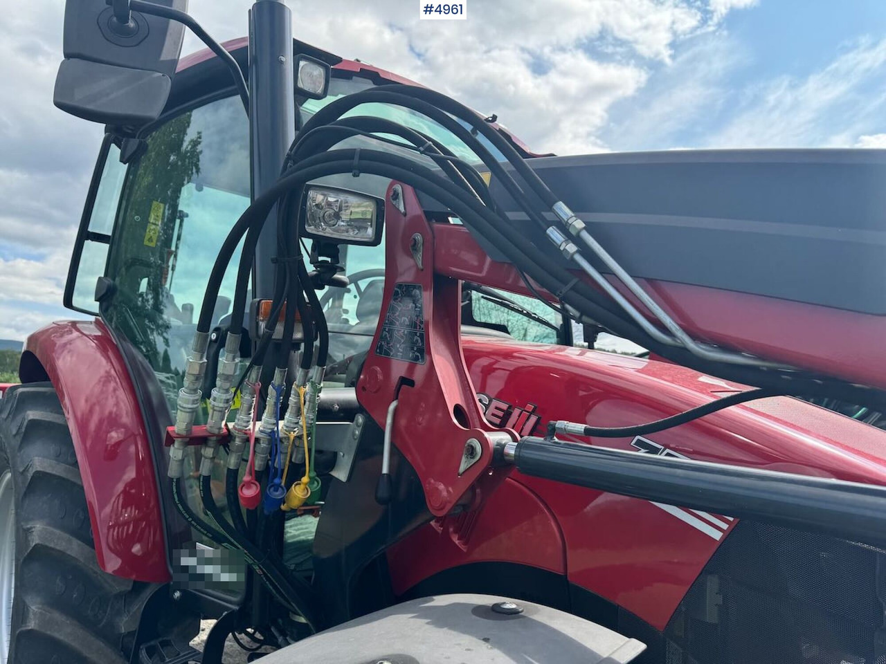 2021 Case IH Famall 75C w/ front loader. 150 Hours! - Traktor: obrázok 3 2021 Case IH Famall 75C w/ front loader. 150 Hours! - Traktor: obrázok 3