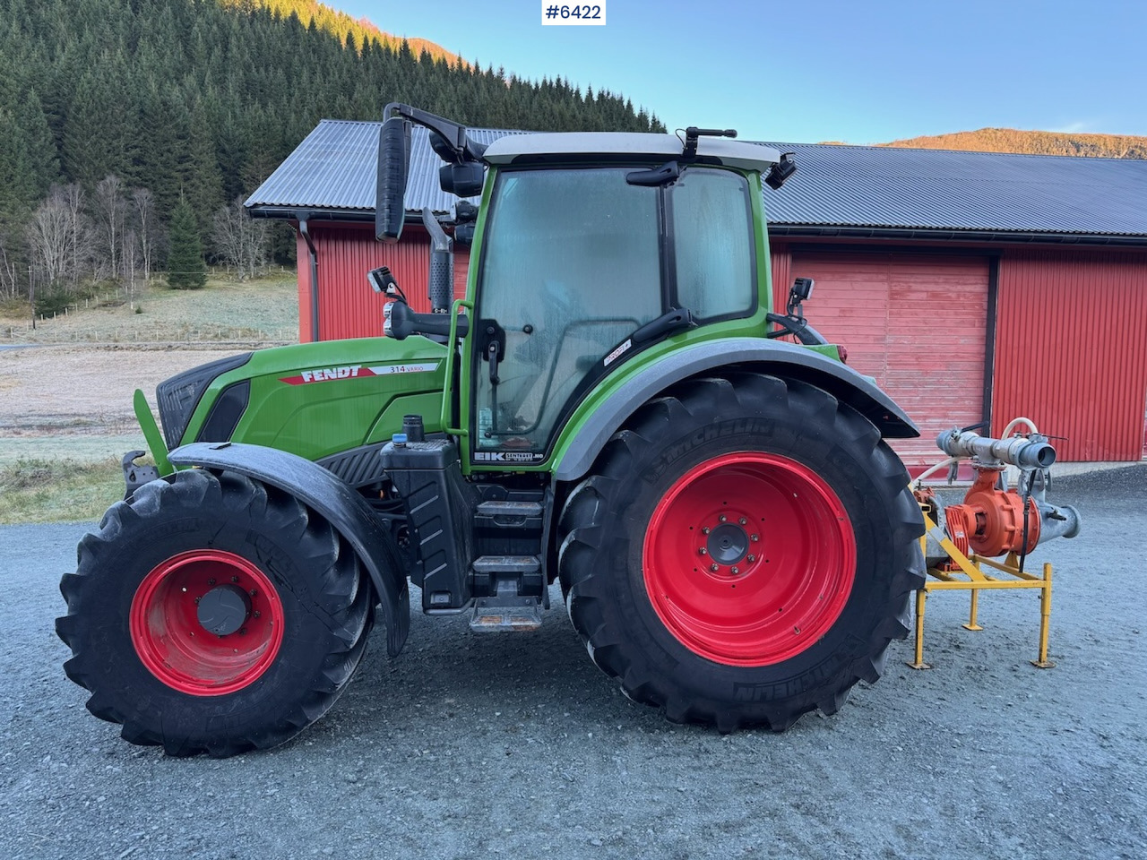 2021 Fendt 314 Vario Profi Plus w/ front hydraulics and front PTO. Low hours! - Traktor: obrázok 2 2021 Fendt 314 Vario Profi Plus w/ front hydraulics and front PTO. Low hours! - Traktor: obrázok 2