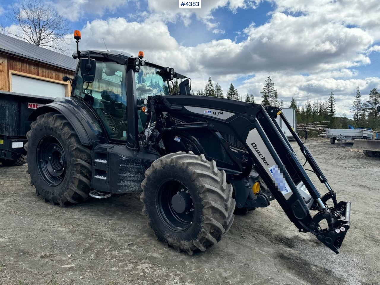 2021 Valtra T234 Versu w/ Quicke Q7 Front Loader - Traktor: obrázok 1 2021 Valtra T234 Versu w/ Quicke Q7 Front Loader - Traktor: obrázok 1