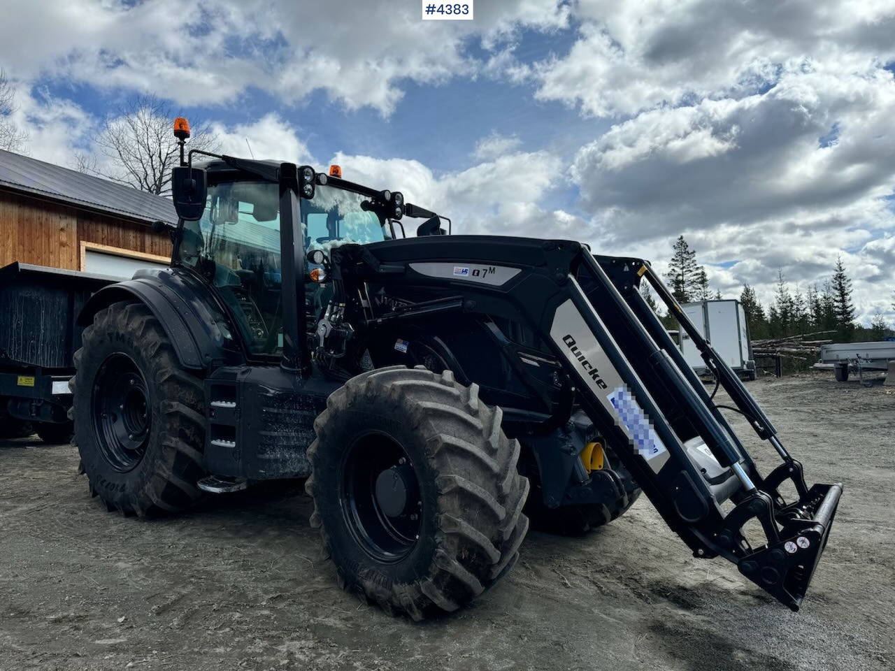 2021 Valtra T234 Versu w/ Quicke Q7 Front Loader - Traktor: obrázok 2 2021 Valtra T234 Versu w/ Quicke Q7 Front Loader - Traktor: obrázok 2