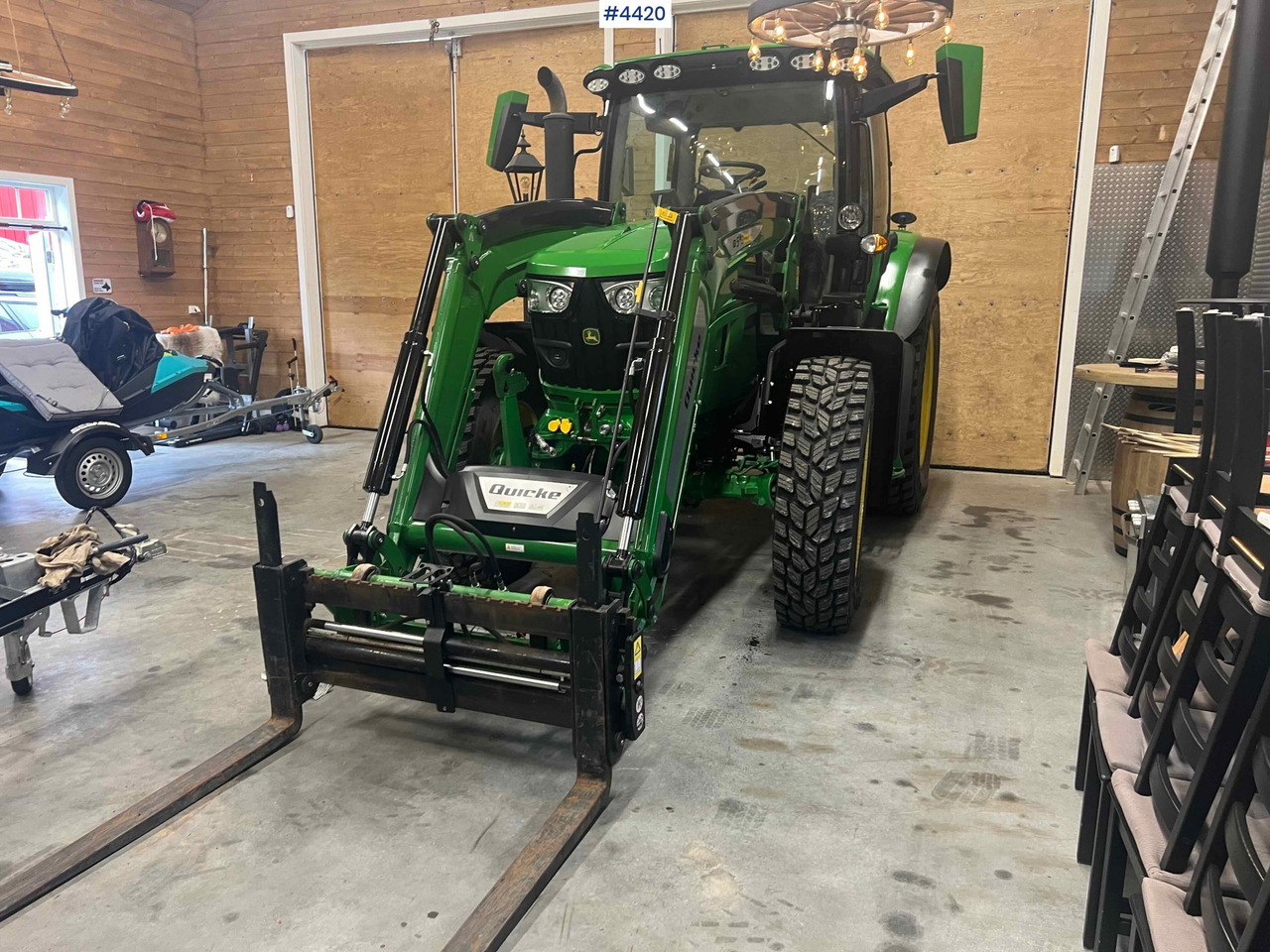 2024 John Deere 6150R w/ Quicke Front Loader & Bucket - Traktor: obrázok 2 2024 John Deere 6150R w/ Quicke Front Loader & Bucket - Traktor: obrázok 2