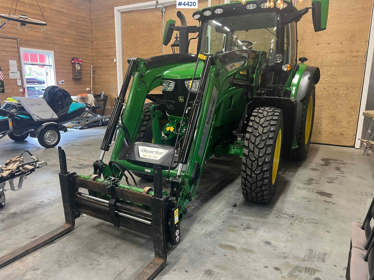 2024 John Deere 6150R w/ Quicke Front Loader & Bucket - Traktor: obrázok 1 2024 John Deere 6150R w/ Quicke Front Loader & Bucket - Traktor: obrázok 1