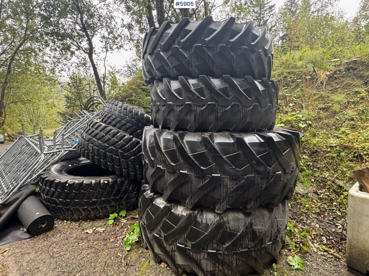 8 pcs Nokian TRI 2 tires. 4 pcs on rims! - Kompletné koleso pre Stavebné stroje: obrázok 2 8 pcs Nokian TRI 2 tires. 4 pcs on rims! - Kompletné koleso pre Stavebné stroje: obrázok 2
