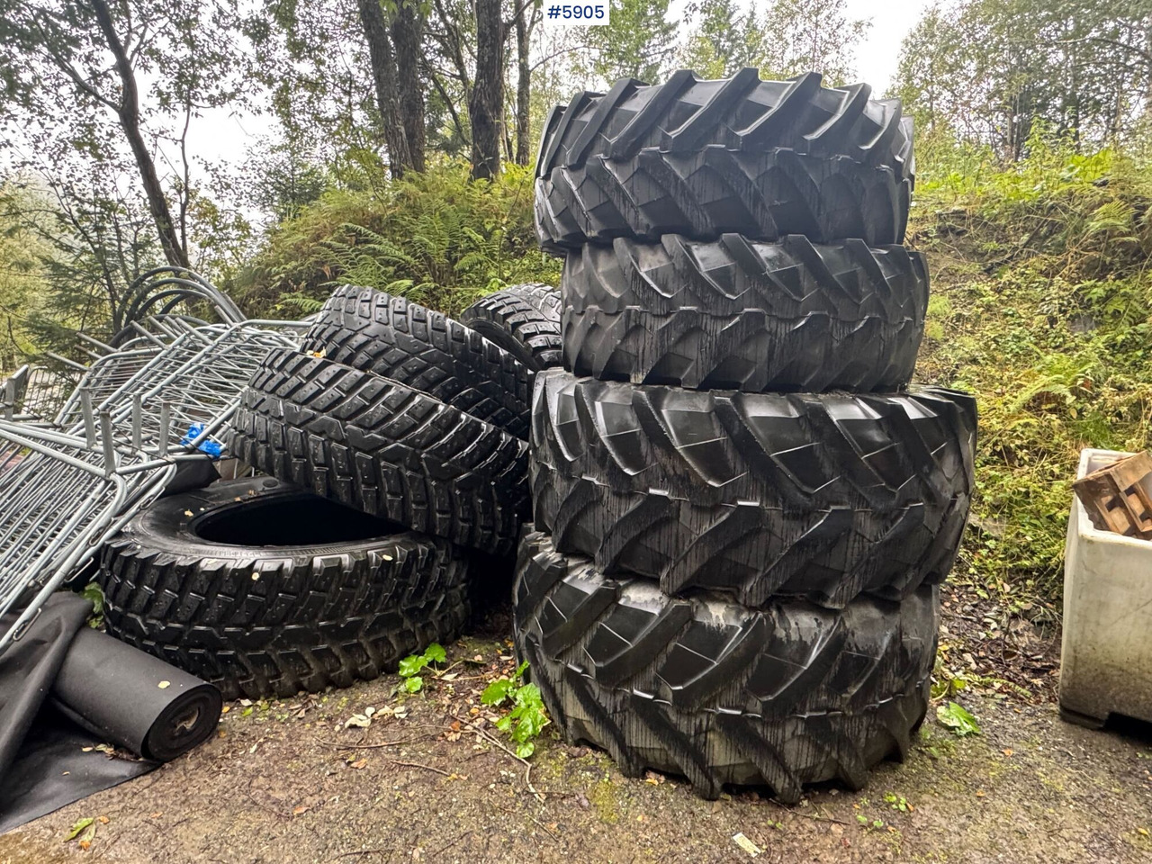 8 pcs Nokian TRI 2 tires. 4 pcs on rims! - Kompletné koleso pre Stavebné stroje: obrázok 1 8 pcs Nokian TRI 2 tires. 4 pcs on rims! - Kompletné koleso pre Stavebné stroje: obrázok 1