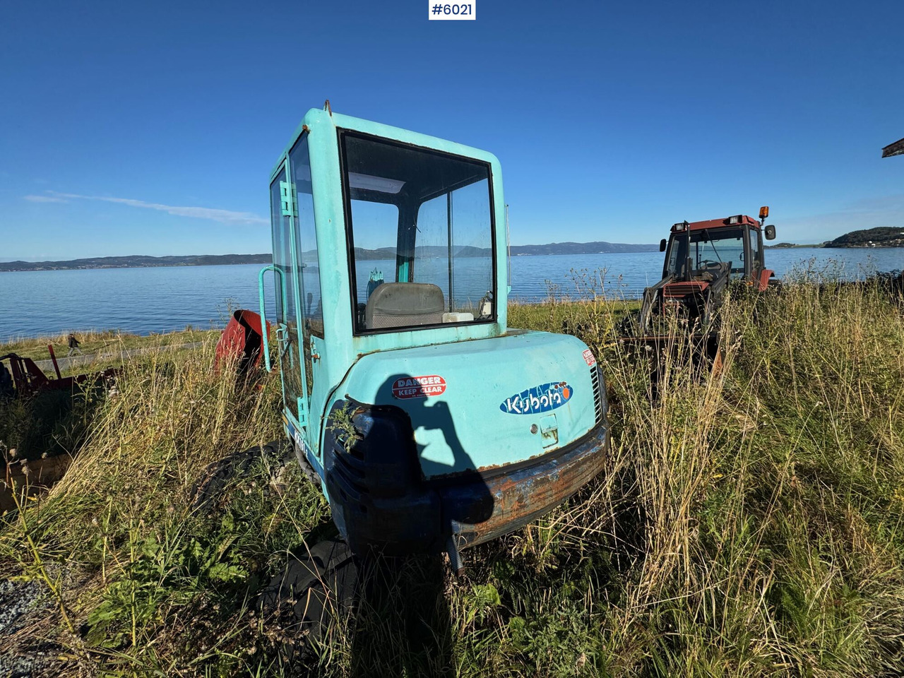 Approx.2000 Kubota KX161 w/excavator bucket and leveling bucket. Partially repaired object. - Traktor: obrázok 4 Approx.2000 Kubota KX161 w/excavator bucket and leveling bucket. Partially repaired object. - Traktor: obrázok 4