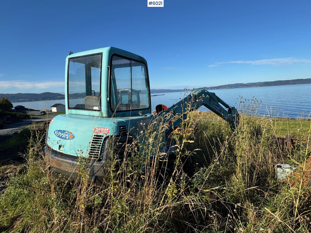 Approx.2000 Kubota KX161 w/excavator bucket and leveling bucket. Partially repaired object. - Traktor: obrázok 2 Approx.2000 Kubota KX161 w/excavator bucket and leveling bucket. Partially repaired object. - Traktor: obrázok 2