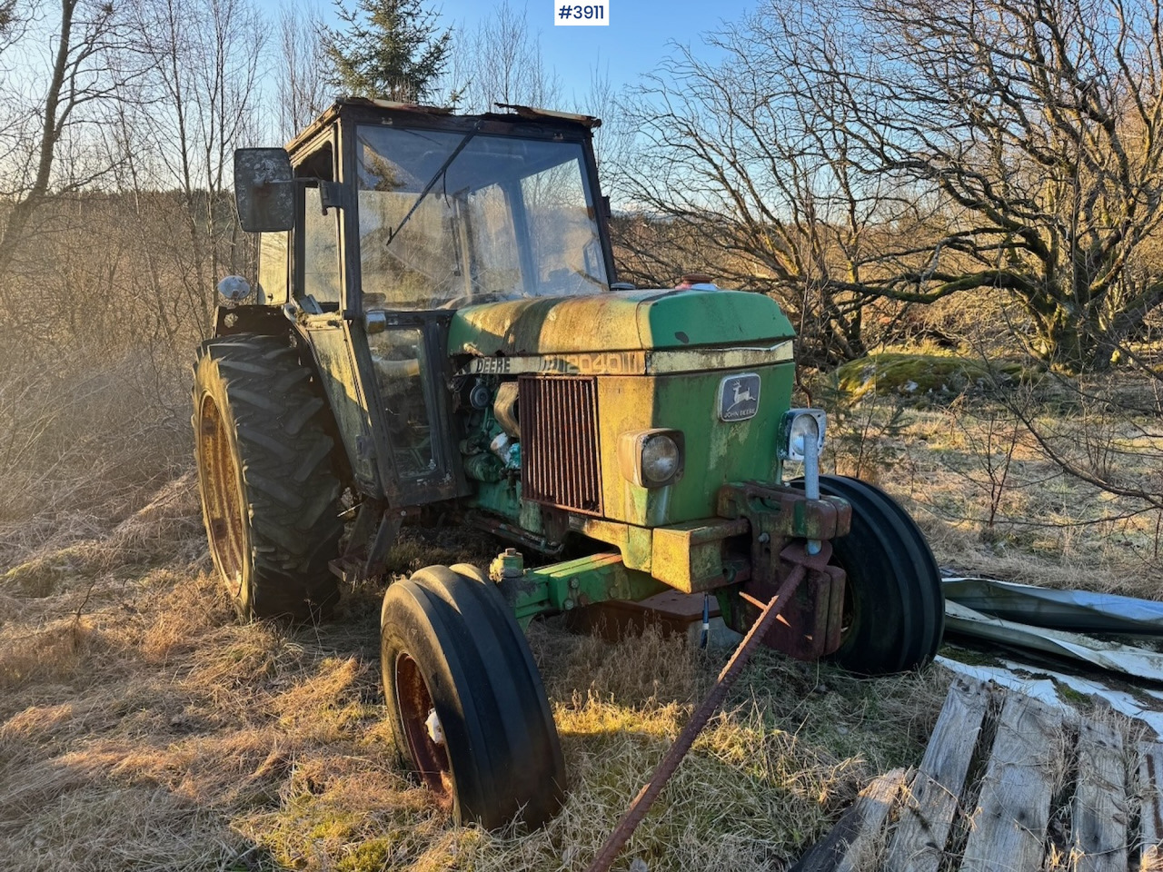 Ca. 1985 John Deere 4x2 - Traktor: obrázok 2 Ca. 1985 John Deere 4x2 - Traktor: obrázok 2
