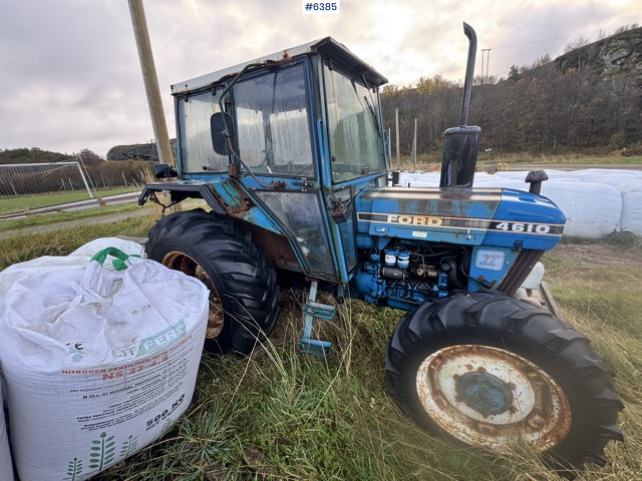 Ford 4610 4x4 tractor. 3,561 hours! - Traktor: obrázok 4 Ford 4610 4x4 tractor. 3,561 hours! - Traktor: obrázok 4