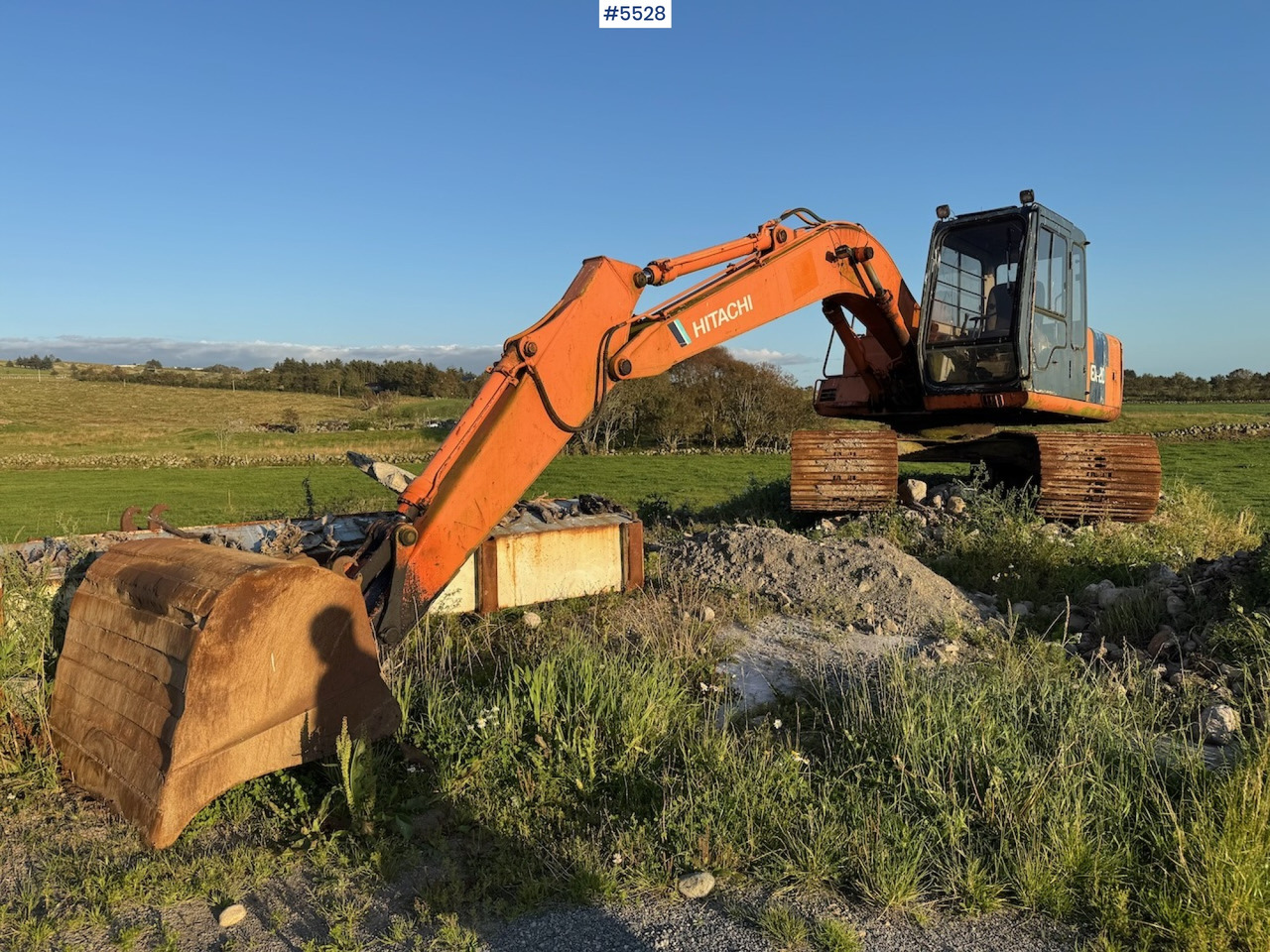 Hitachi EX 120-2. - Rýpadlo: obrázok 1 Hitachi EX 120-2. - Rýpadlo: obrázok 1