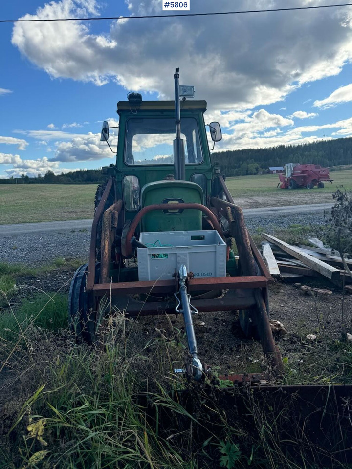 John Deere 2130 - Traktor: obrázok 5 John Deere 2130 - Traktor: obrázok 5