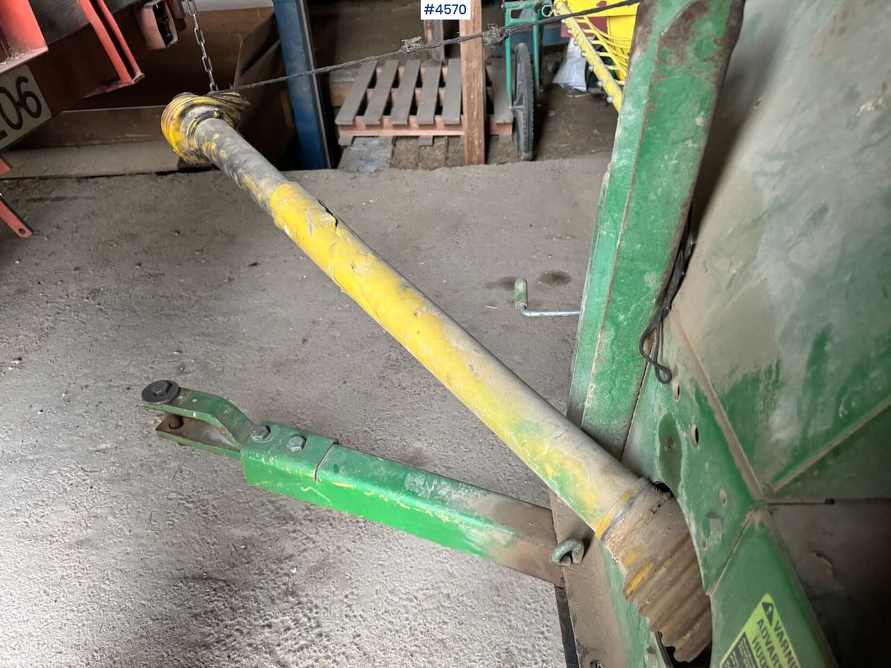 Stroje na zber krmovín John Deere 332A Square baler: obrázok 12 Stroje na zber krmovín John Deere 332A Square baler: obrázok 12