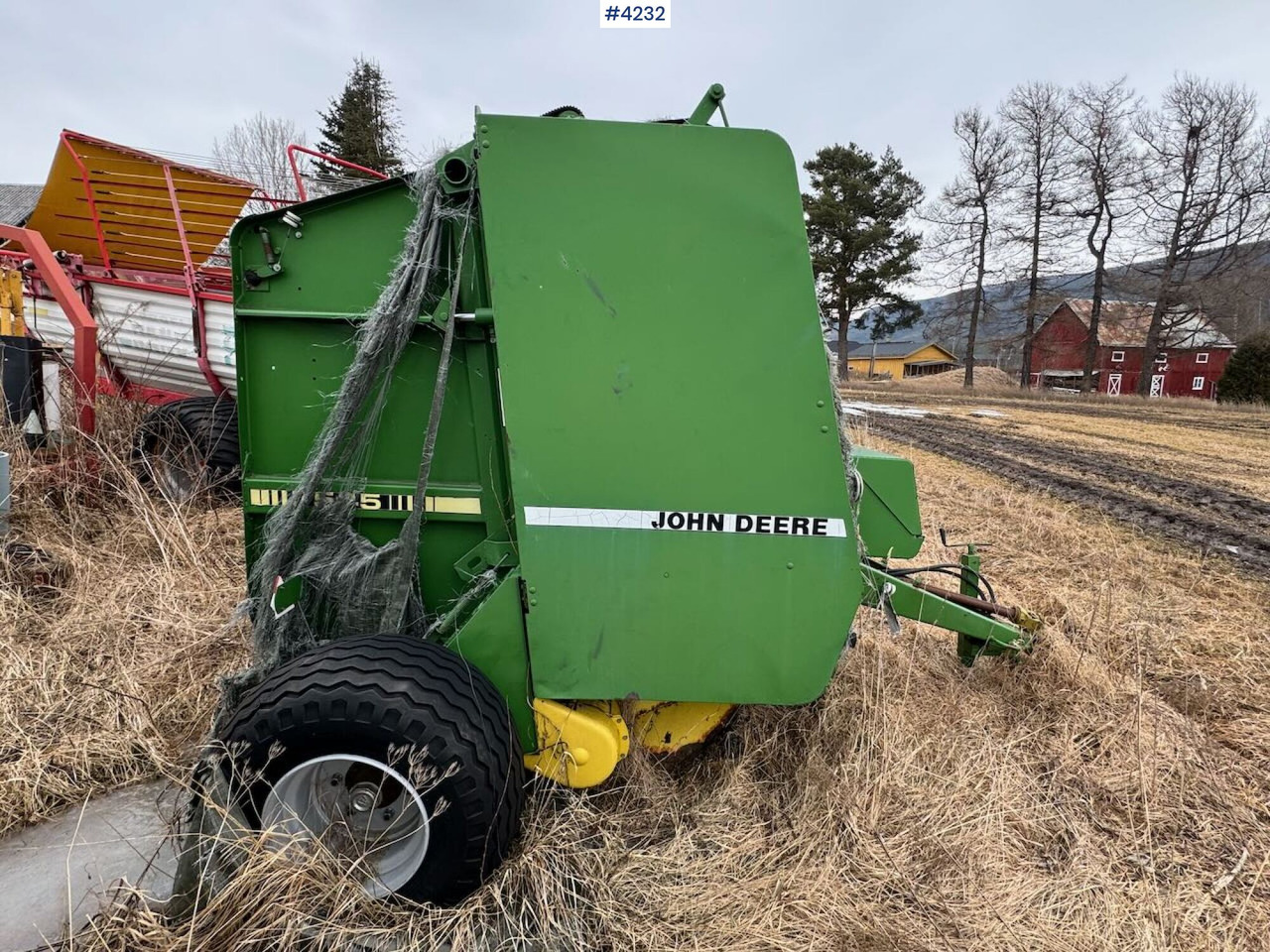 John Deere 545 Round baler - Stroje na zber krmovín: obrázok 4 John Deere 545 Round baler - Stroje na zber krmovín: obrázok 4
