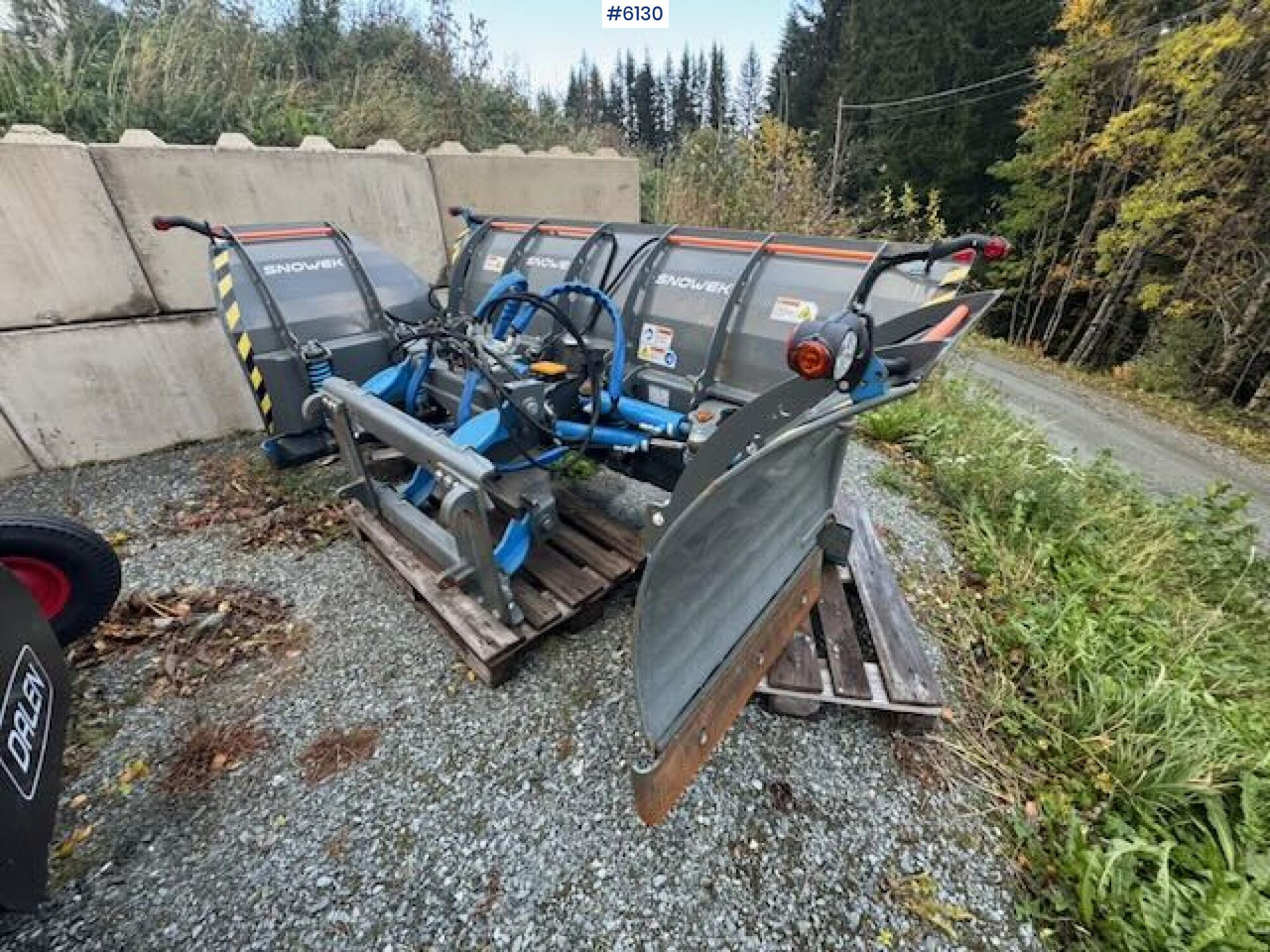 2023 Snowek U420 U-plow w/ remote control! - Komunálne/ Špeciálne stroje: obrázok 3 2023 Snowek U420 U-plow w/ remote control! - Komunálne/ Špeciálne stroje: obrázok 3