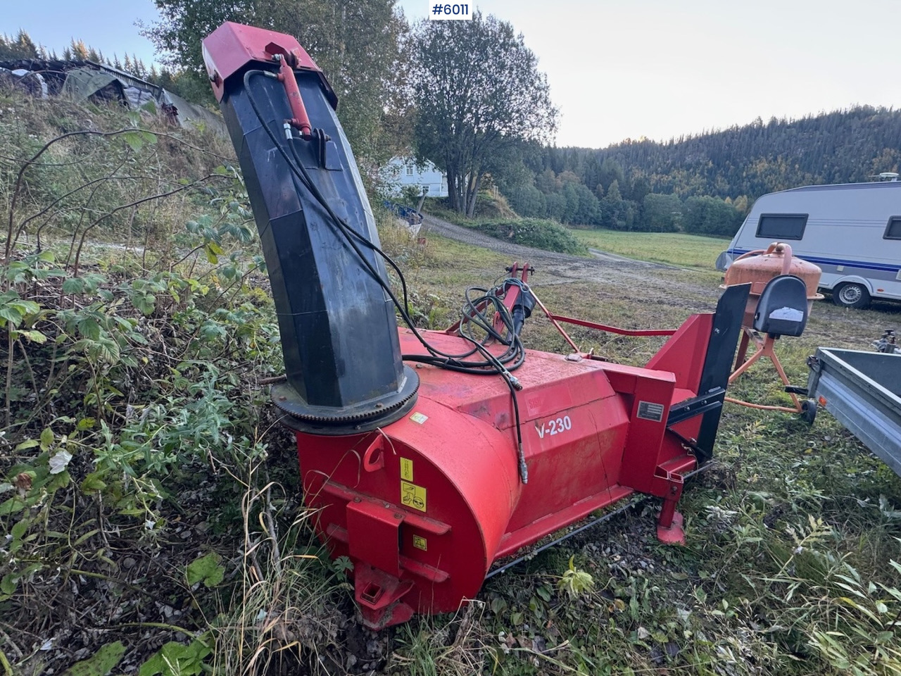 SISU Handel V-230 Snow blower - Komunálne/ Špeciálne stroje: obrázok 1 SISU Handel V-230 Snow blower - Komunálne/ Špeciálne stroje: obrázok 1