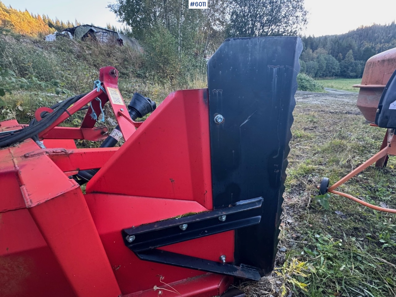 Komunálne/ Špeciálne stroje SISU Handel V-230 Snow blower: obrázok 7 Komunálne/ Špeciálne stroje SISU Handel V-230 Snow blower: obrázok 7