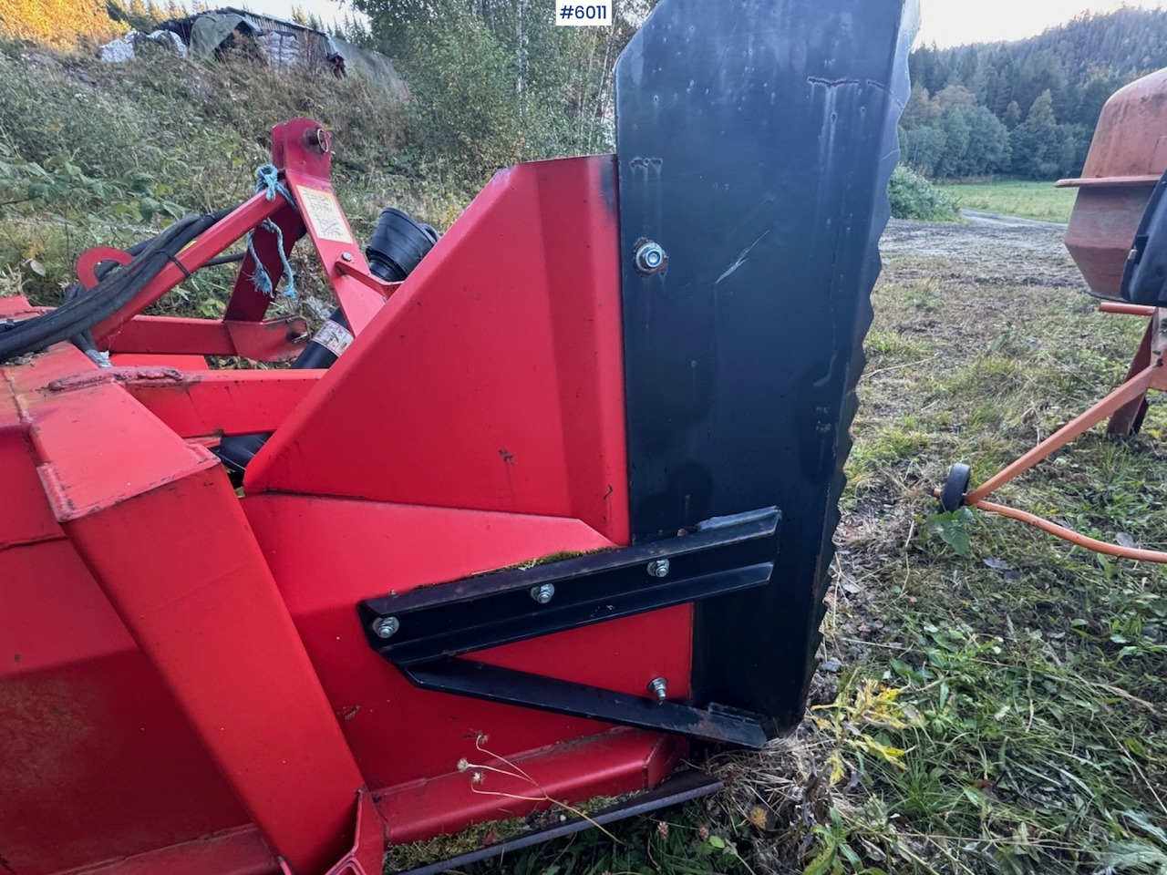 Komunálne/ Špeciálne stroje SISU Handel V-230 Snow blower: obrázok 6 Komunálne/ Špeciálne stroje SISU Handel V-230 Snow blower: obrázok 6