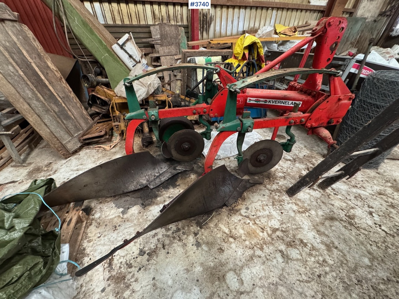 Kverneland 2 furrow plough - Stroj na obrábanie pôdy: obrázok 1 Kverneland 2 furrow plough - Stroj na obrábanie pôdy: obrázok 1