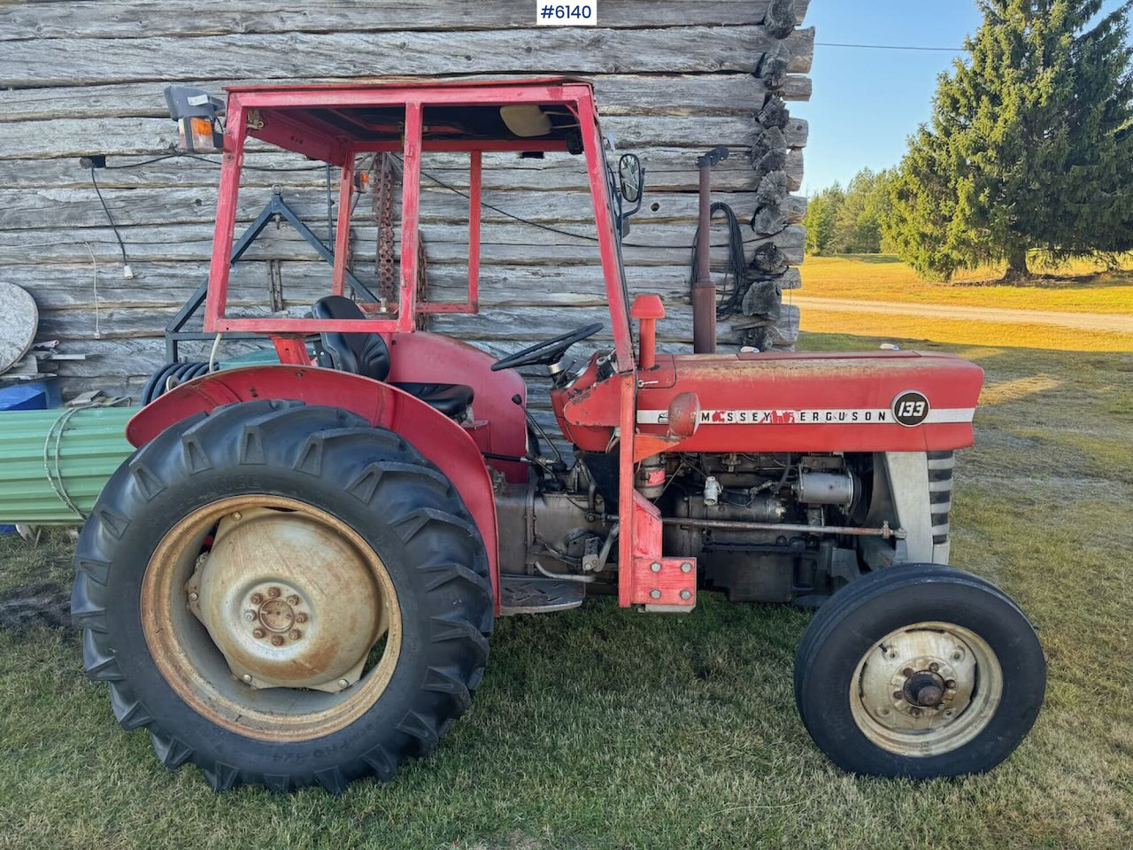 Massey Ferguson 133 - Traktor: obrázok 1 Massey Ferguson 133 - Traktor: obrázok 1