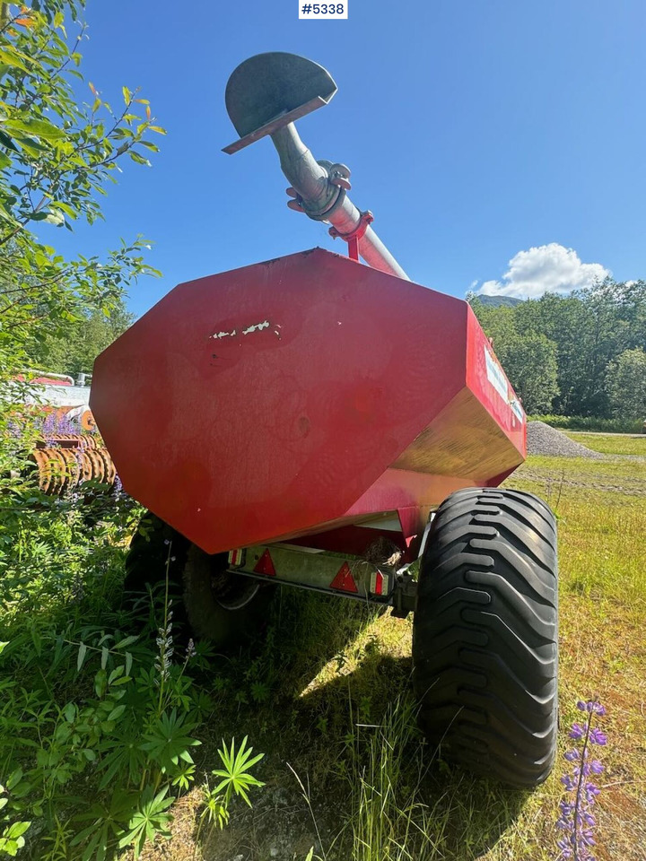 Moi GB 6.0 Fertilizer wagon - Rozmetač hnojiva: obrázok 4 Moi GB 6.0 Fertilizer wagon - Rozmetač hnojiva: obrázok 4