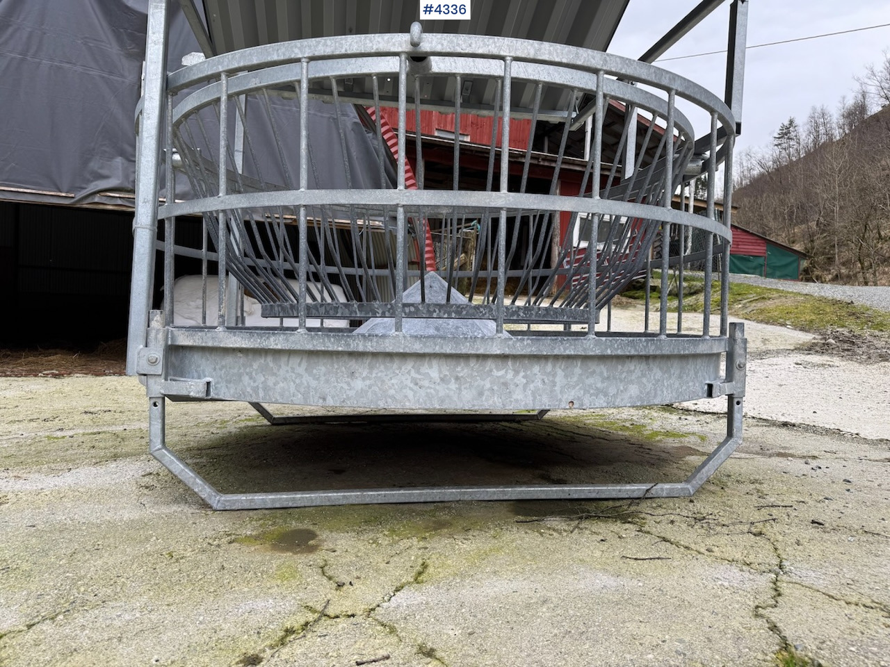 Round bale feeder for sheep - Stroj a zariadenia na chov hospodárskych zvierat: obrázok 5 Round bale feeder for sheep - Stroj a zariadenia na chov hospodárskych zvierat: obrázok 5