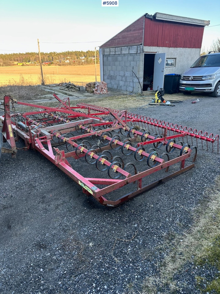 Väderstad Cultivator 4.6 m - Stroj na obrábanie pôdy: obrázok 2 Väderstad Cultivator 4.6 m - Stroj na obrábanie pôdy: obrázok 2