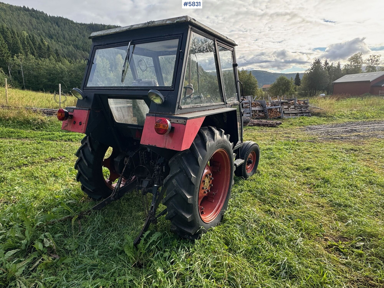 Zetor 4911 - Traktor: obrázok 3 Zetor 4911 - Traktor: obrázok 3