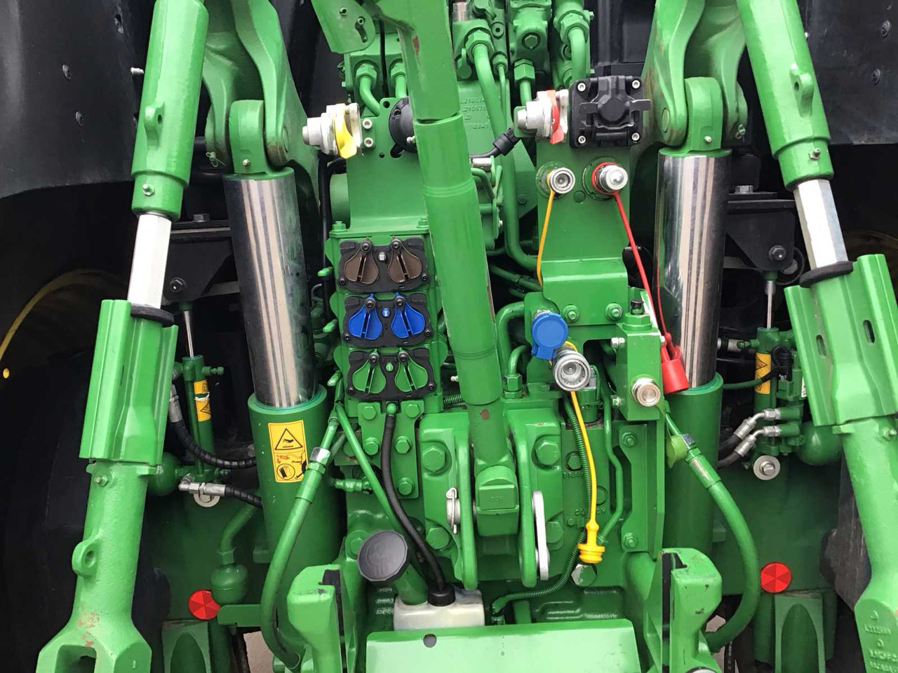 John deere 6230R - Traktor: obrázok 3 John deere 6230R - Traktor: obrázok 3