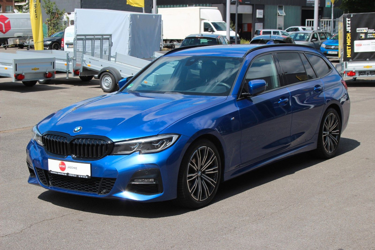 BMW 320 Touring d M Sport Laser Alcantara Harman Kar - Automobil: obrázok 4 BMW 320 Touring d M Sport Laser Alcantara Harman Kar - Automobil: obrázok 4