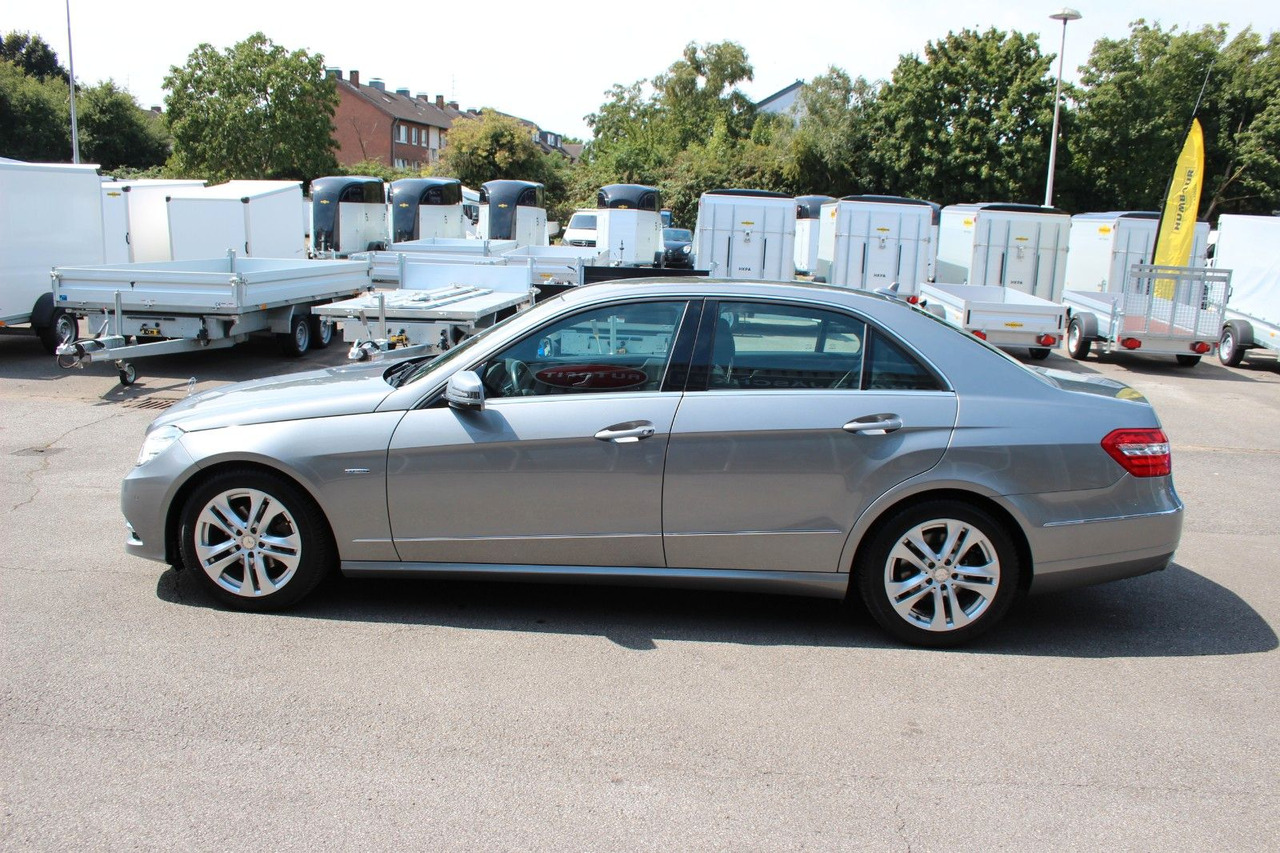 Mercedes-Benz CGI BlueEfficiency Avantgarde Automatik 59980 KM - Sedan: obrázok 5 Mercedes-Benz CGI BlueEfficiency Avantgarde Automatik 59980 KM - Sedan: obrázok 5