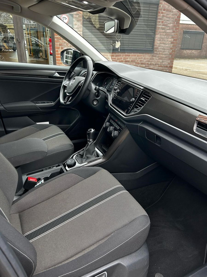 Volkswagen T-Roc Style - SUV: obrázok 3 Volkswagen T-Roc Style - SUV: obrázok 3